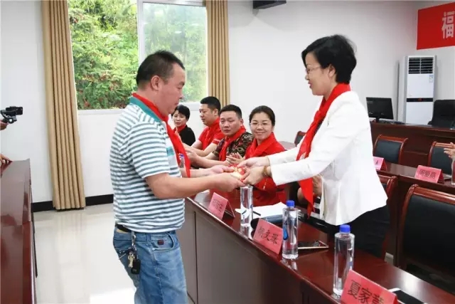 25fd756685864254d5007367e95198f1