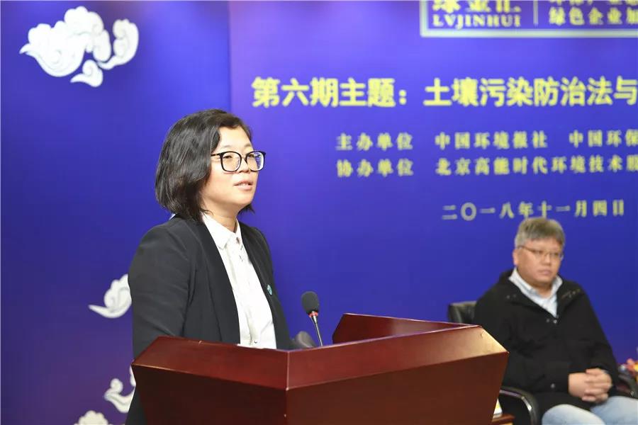 4fe3fcd298a7a8b4245e205e23d2db33