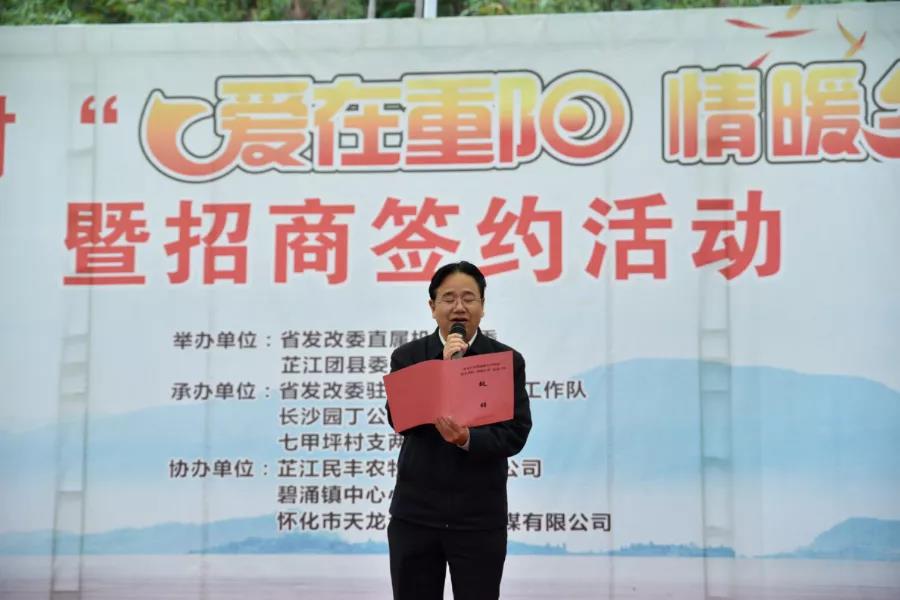 98045f3fe6f89564f411024f66ab0922